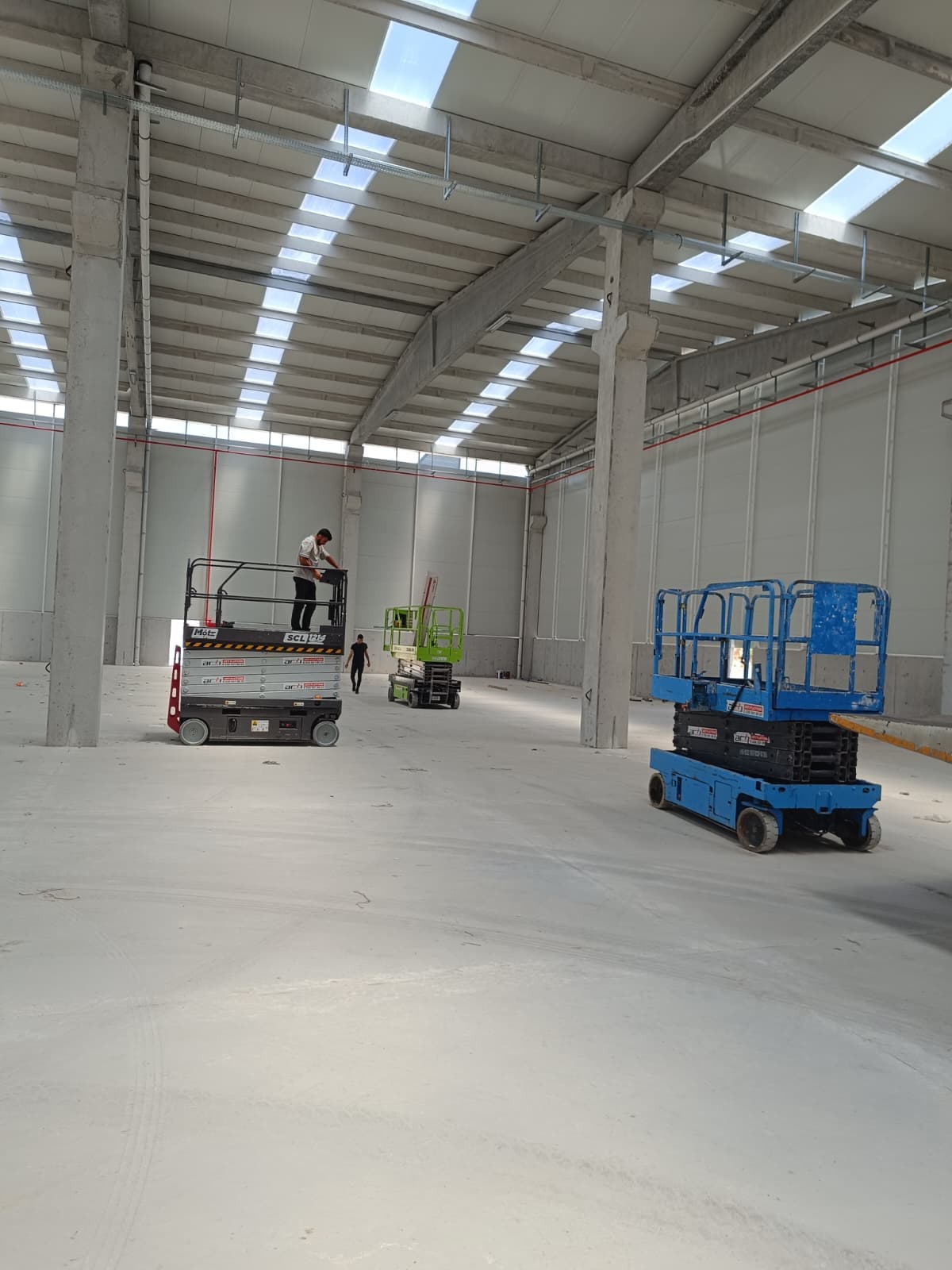 Filo hâlinde makine parkı — çok noktalı rota hazırlığı